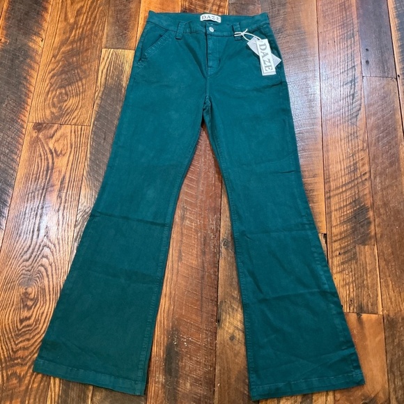 Daze Denim The Flirt Mid Rise Flare Jeans Women’s Size 29 Blue Grass NWT - Picture 9 of 12